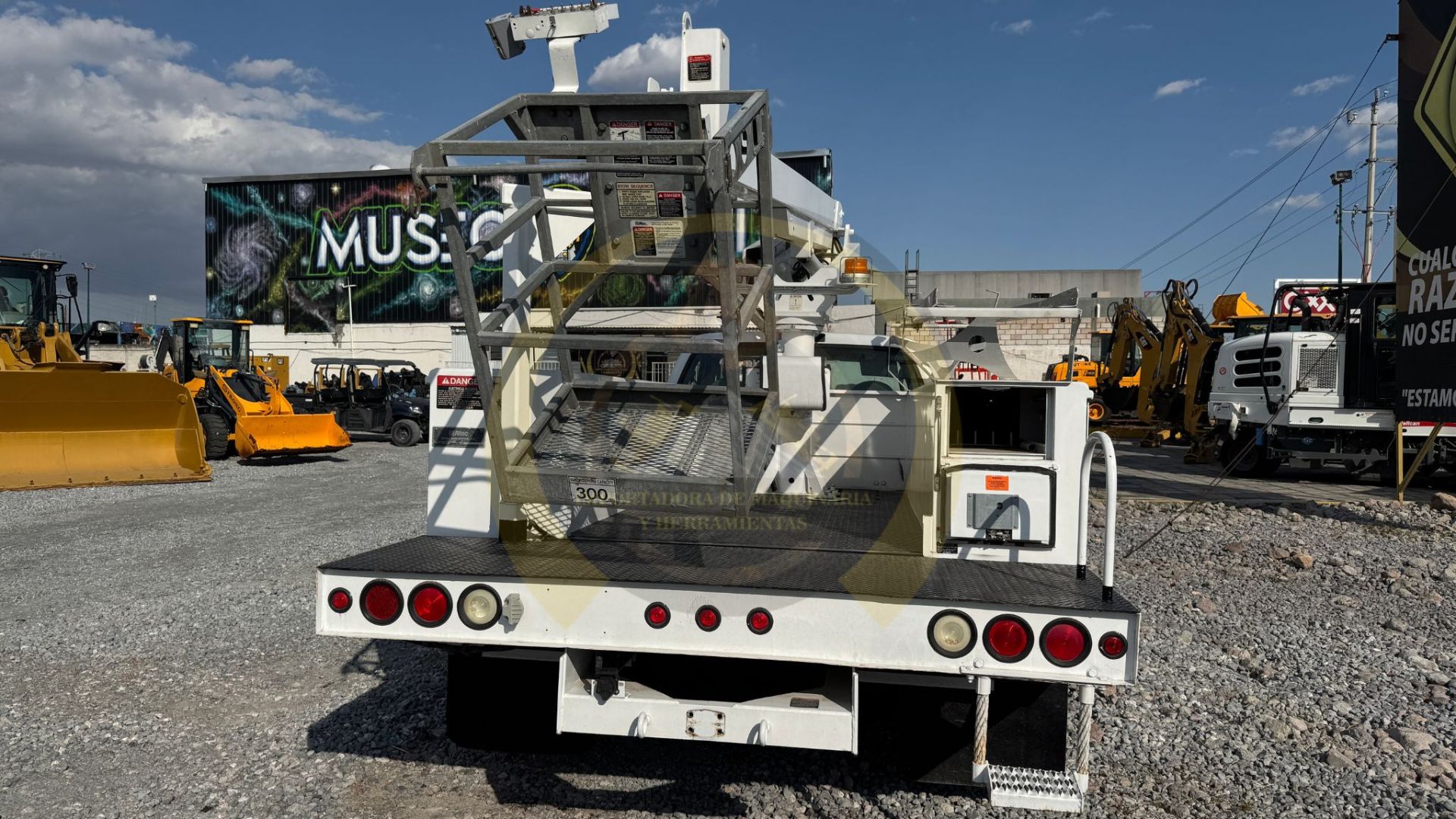 Click to enlarge image 4.jpg