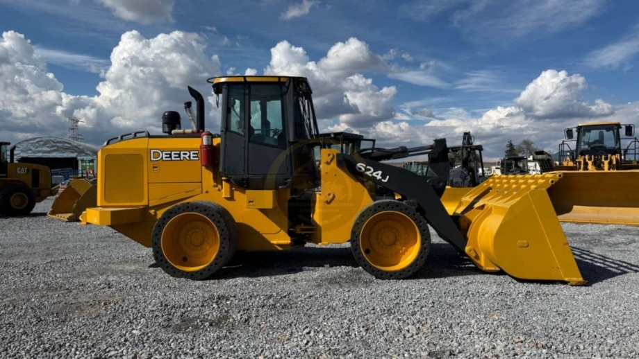 JOHN DEERE 624J